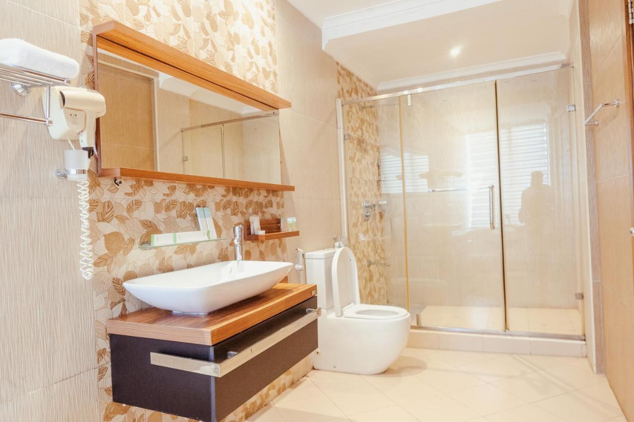 Tanga Beach Resort & Spa Kültér fotó