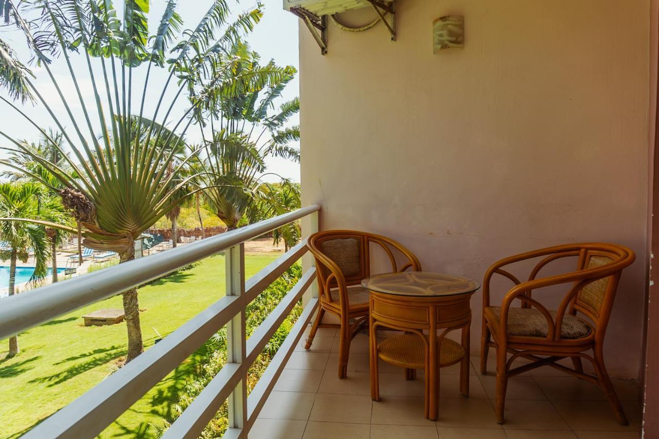 Tanga Beach Resort & Spa Kültér fotó