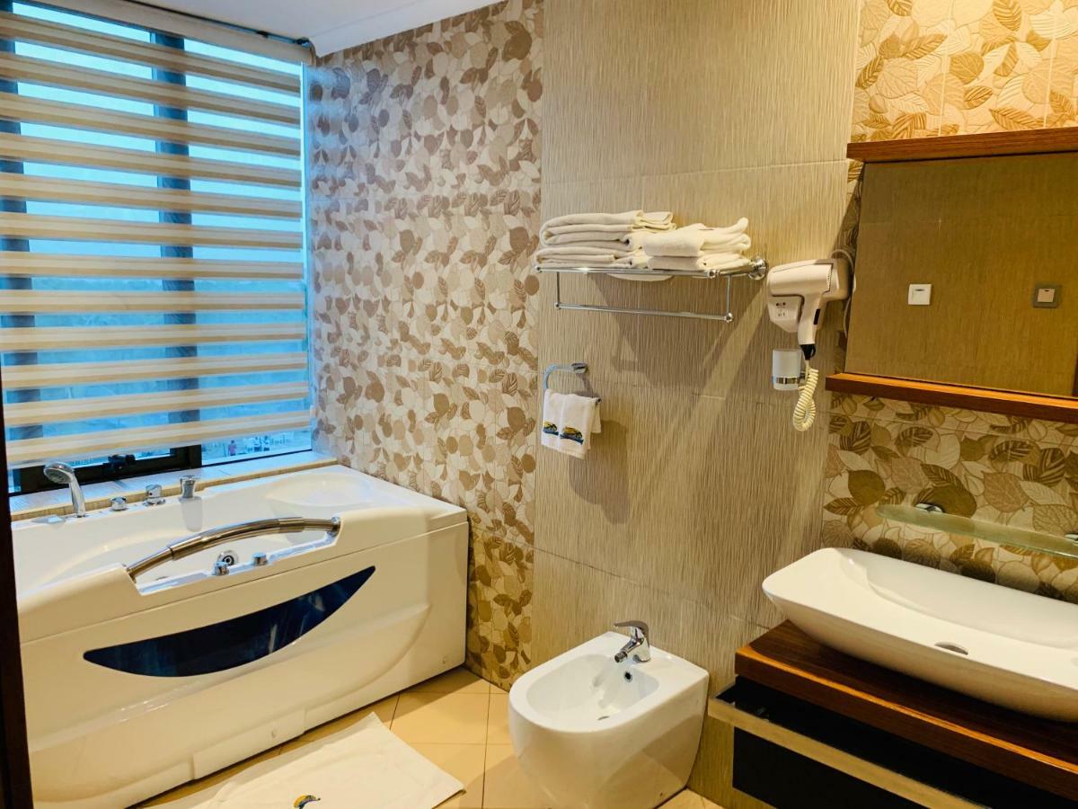 Tanga Beach Resort & Spa Kültér fotó